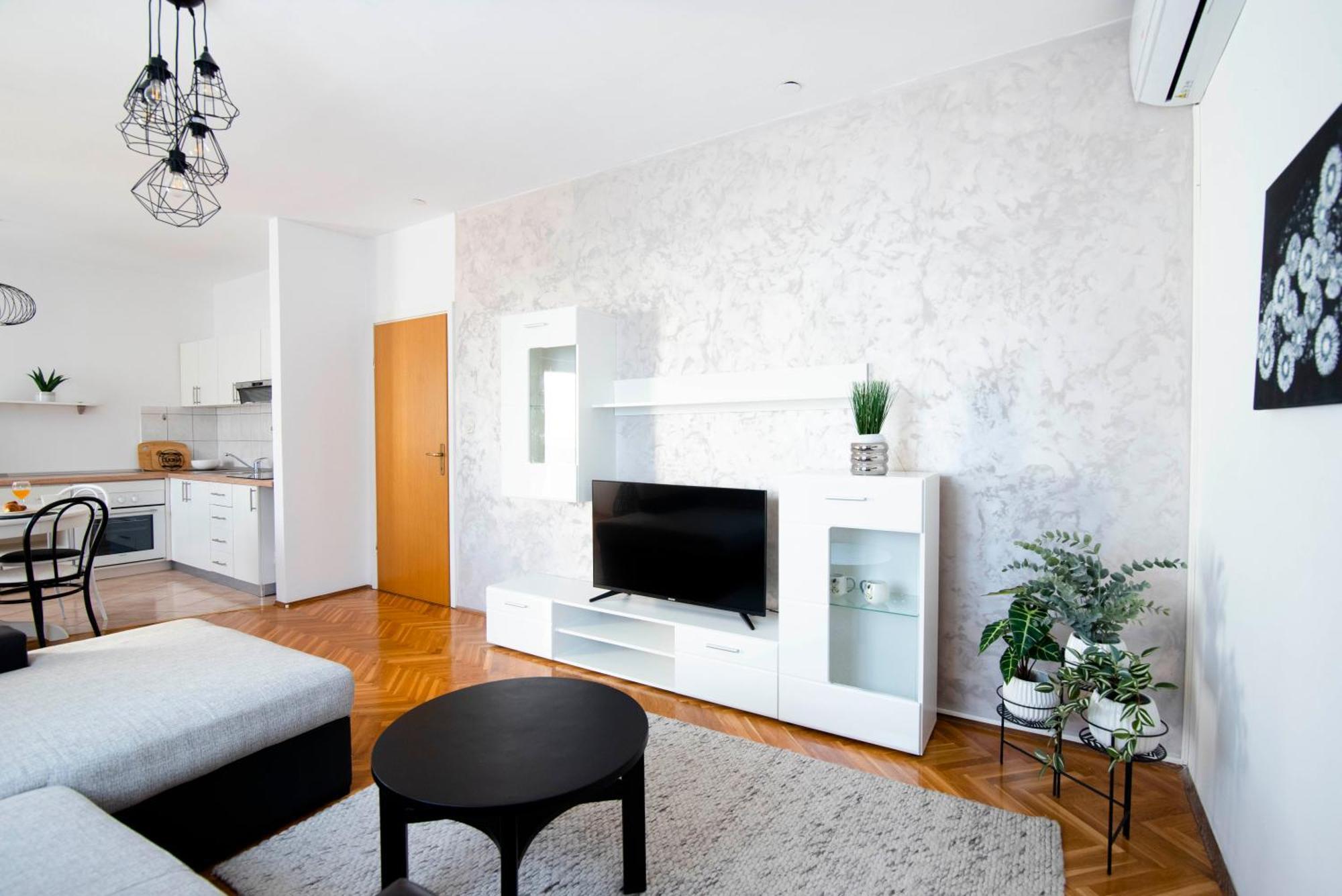 Apartman Karla Sinj Exterior foto