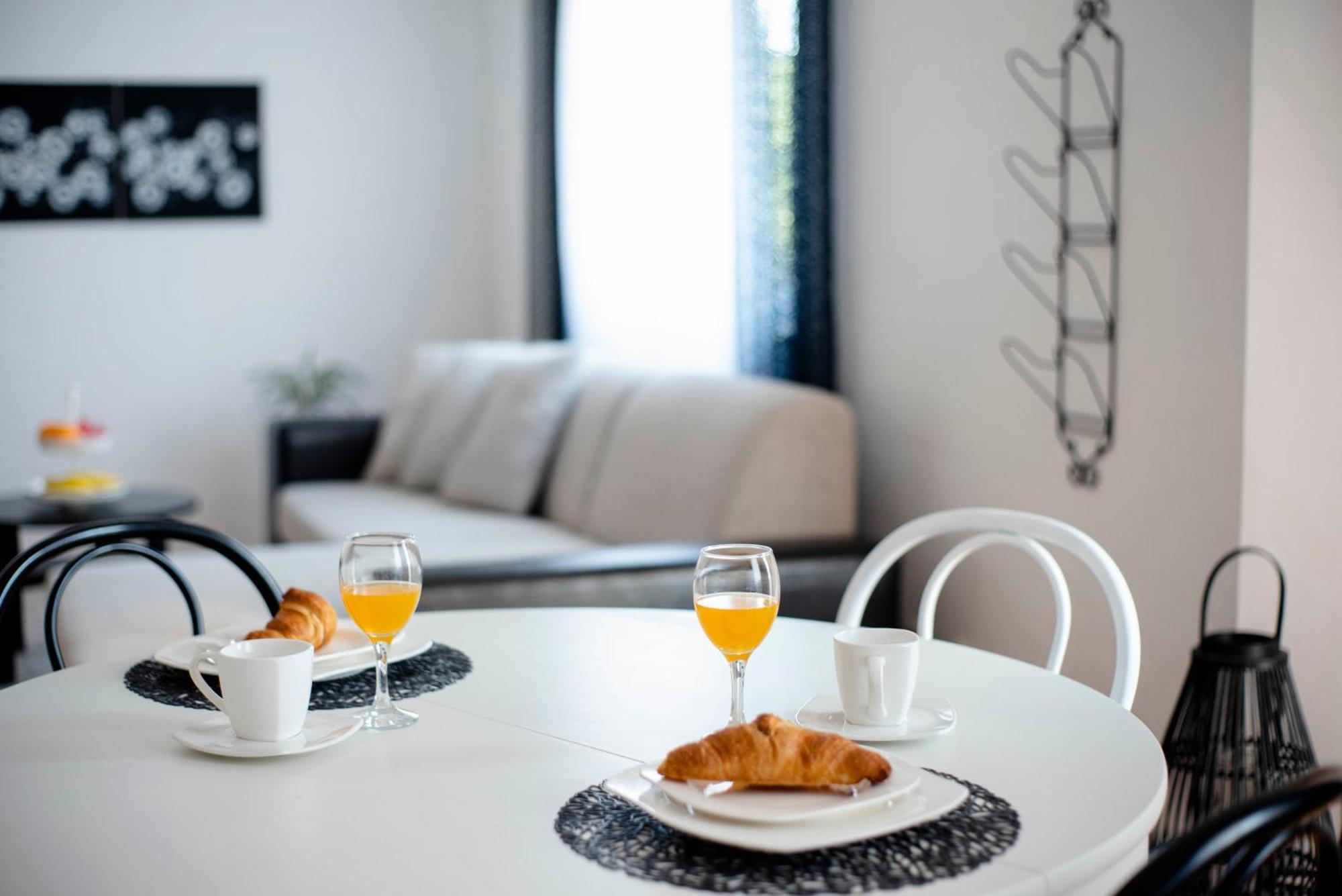 Apartman Karla Sinj Exterior foto