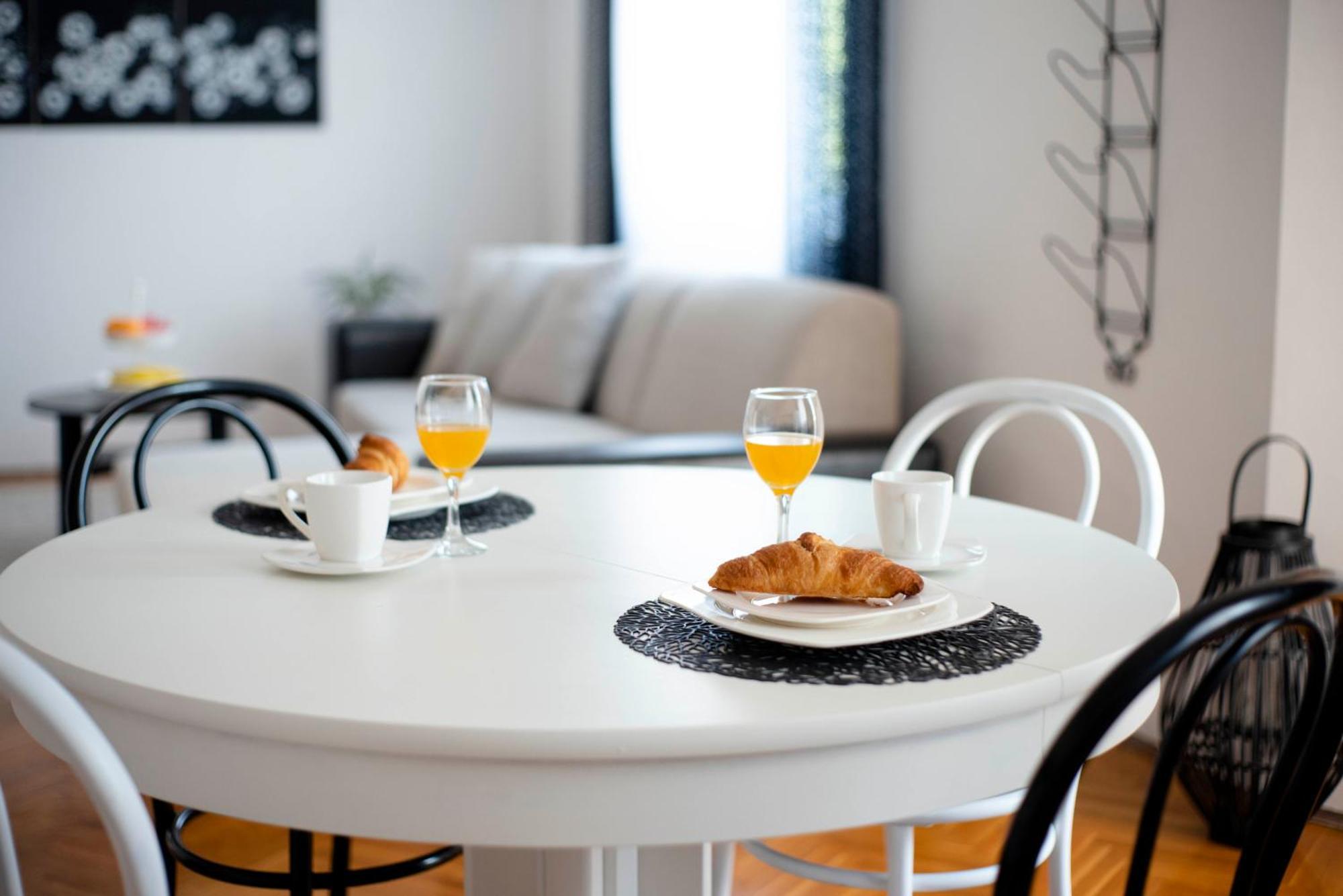 Apartman Karla Sinj Exterior foto